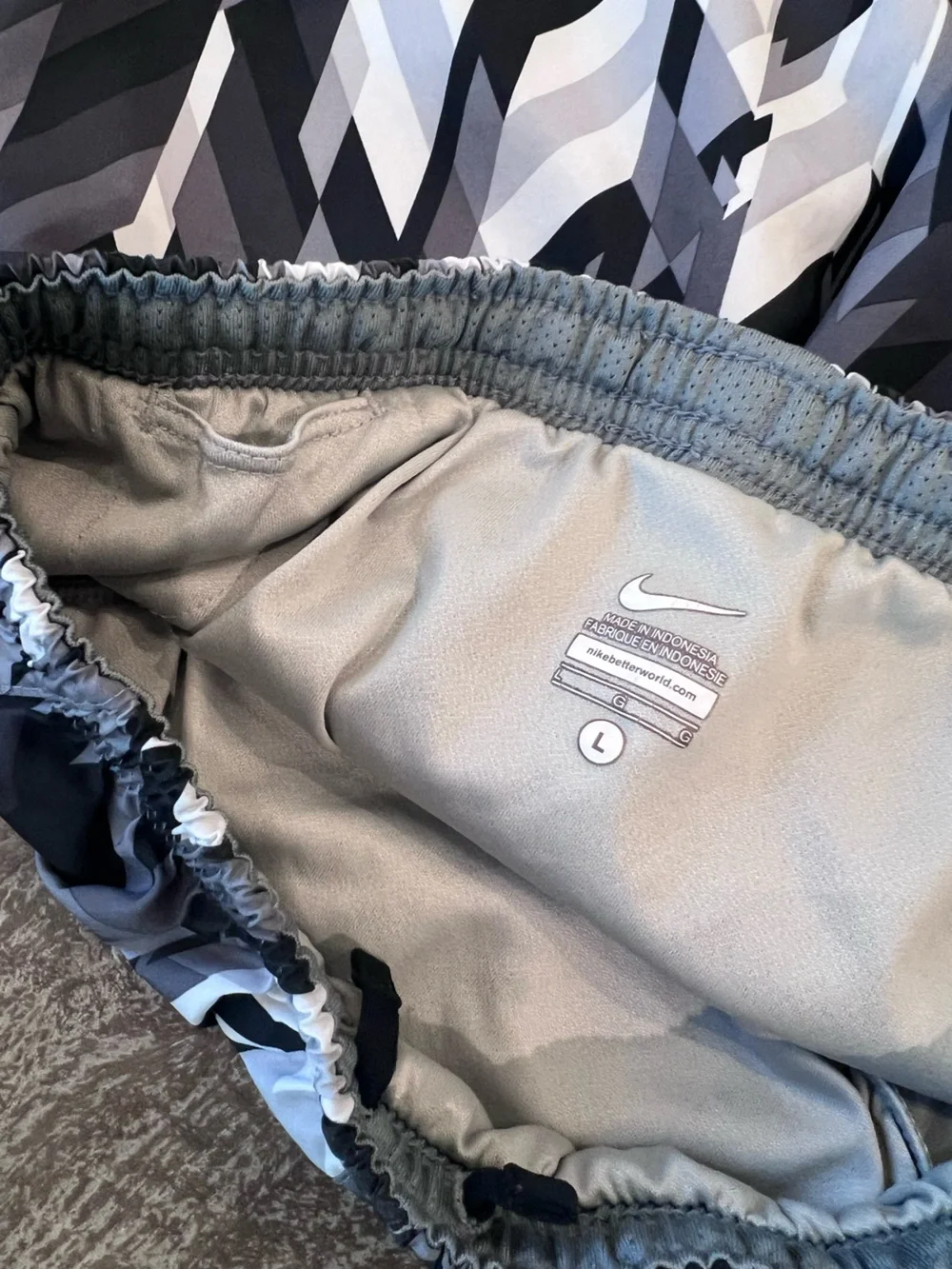 Nike girls Black, Gray & White Geometric Athletic Shorts
